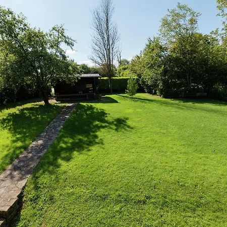 Spacious Retreat In Warizy ヴィラ ロンドゥー