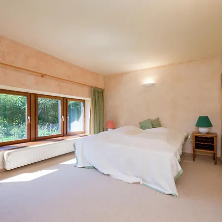 Spacious Retreat In Warizy ヴィラ *