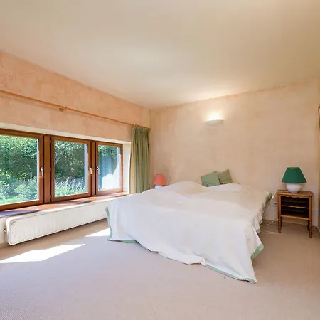 Cosy House Near La Roche Villa